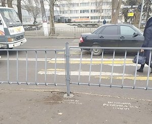 В Симферополе перекрыли пешеходный переход на площади Куйбышева