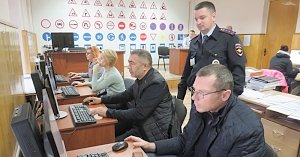 Тотальный экзамен на знание ПДД организовали автоинспекторы Севастополя для водителей общественного транспорта