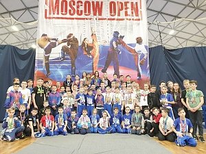 Крымские кикбоксеры привезли из Москвы 19 золотых медалей