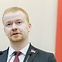Денис Парфенов: Ельцинская Конституция выполнила задачу превращения России в сырьевой придаток Запада