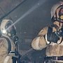 Спасатели почти три часа тушили горящий склад в Керчи