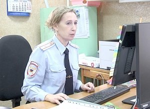 В Севастополе женщины-полицейские принимают участие в акции «Российская полиция дамами гордится»