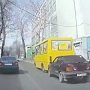 В Симферополе девушка за рулем ВАЗа врезалась в маршрутку