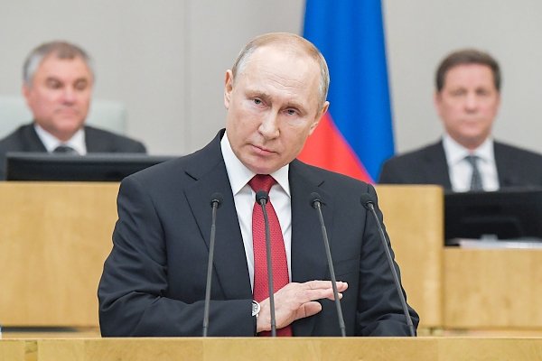 В Кремле рассказали об отношении Путина к созданию культа его личности
