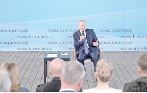 О чём Владимир Путин говорил с крымскими общественниками