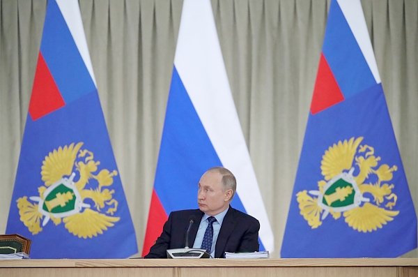 Путин признал, что каждое второе преступление в России не раскрывается