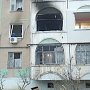 В Керчи загорелся балкон многоэтажки – три человека эвакуированы