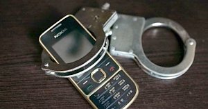 Жительница Феодосии украла мобильник у пенсионерки, пришедшей в больницу