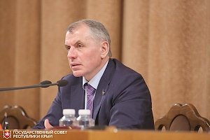 Крымские медики, социальные работники и сотрудники Роспотребнадзора получили право на льготный проезд