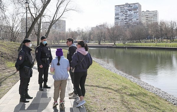 В Москве оштрафовали 9 человек за нарушение режима самоизоляции. Каждого на 15 тысяч рублей
