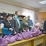 В Армянске активисты за день передали пенсионерам порядка 400 продуктовых наборов
