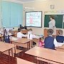 Учебный год в ялтинских школах завершат 22 мая, а выпускные могут отменить