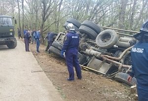 В Белогорском районе перевернулся «КАМАЗ»