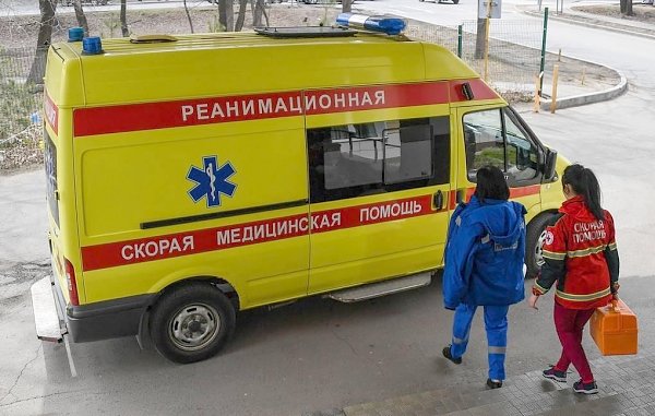 Приехавших не по скорой россиян с коронавирусом отказались лечить бесплатно