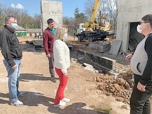Министр спорта РК проверила реконструкцию Крымского училища олимпийского резерва