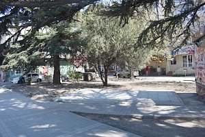 В Симферополе очищают сквер под установку памятника Амет-Хану Султану