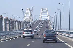 4724 автомобиля за сутки проехало по Крымскому мосту