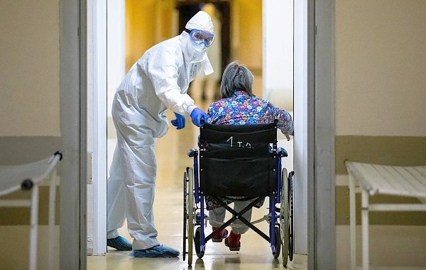 Число заразившихся коронавирусом в России превысило 155 тысяч человек
