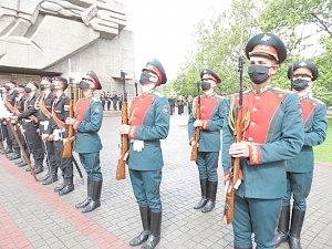 В Севастополе прошла генеральная репетиция парада на День Победы