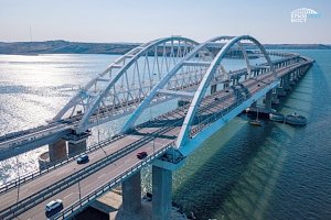 За сутки 44 автомобиля не пропустили по Крымскому мосту