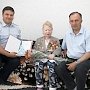 Севастопольские полицейские поздравили ветерана Великой Отечественной войны Нину Сатымову с 96-летием