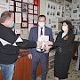 Алексей Черняк вручил памятные книги учреждениям Джанкоя и Джанкойского района
