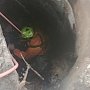 В Симферополе спасатели вытащили женщину из пятиметровой ямы