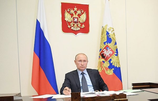 Путин раскритиковал КПРФ за критику его поправок в Конституцию
