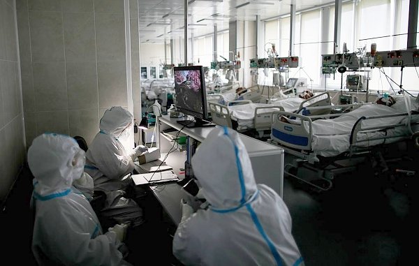 Число умерших россиян с коронавирусом превысило 7 тысяч человек