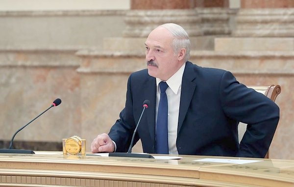 Лукашенко заявил, что спецслужбы сорвали план привести Белоруссию к майдану