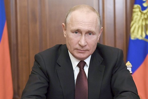 Путин предложил немного поднять подоходный налог для людей с доходом более 5 млн рублей Обновлено