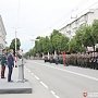 В крымской столице прошел парад в честь 75-летия Великой Победы