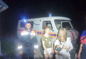 Под Судаком туристки забрались на гору ради фотографий и не смогли спуститься