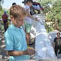 Полицейские вместе с волонтёрами и детьми провели антинаркотическую акцию «Чистые стены» на Таврическом спуске