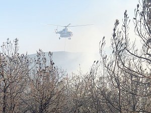 Под Судаком тушили пожар с вертолета