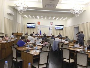 В столице Крыма проходит круглый стол «Без срока давности — живая память поколений»