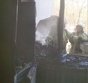 На пожаре в Джанкойском районе сотрудники МЧС спасли двух человек