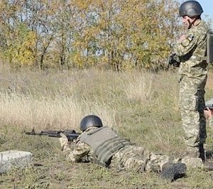 Украинские силовики открыли огонь по мирным жителям у границы российского Крыма