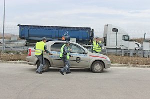 3 путепровода и автодорогу у Керчи взяли под охрану