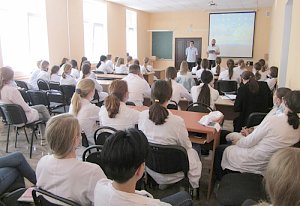В Севастополе полицейские повышают уровень правовой культуры между студенческой молодёжи