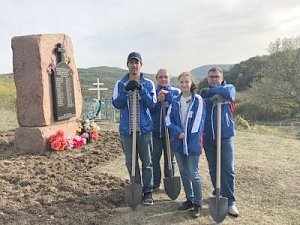 Без привязки к дате. В Крыму студотрядовцы привели в порядок памятники героям Великой Отечественной войны
