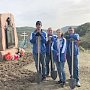 Без привязки к дате. В Крыму студотрядовцы привели в порядок памятники героям Великой Отечественной войны