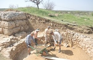 Крымские археологи считают "бессмысленными" требования киевского режима прекратить раскопки на полуострове