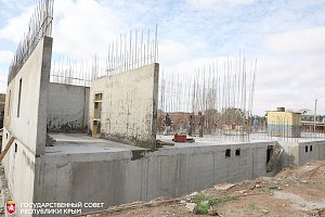 Владимир Константинов: Многоквартирный дом для реабилитированных в Сакском районе достроят к концу 2021 года
