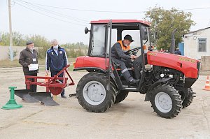 Что умеет делать лучший тракторист Крыма?