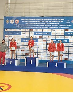 Крымские самбисты выиграли 10 медалей первенства ЮФО