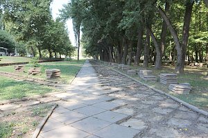 Гоцанюк поручил ускорить темпы реконструкция сквера поблизости от ДКП в Симферополе
