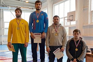 Крымчане завоевали три медали на чемпионате ЮФО по греко-римской борьбе