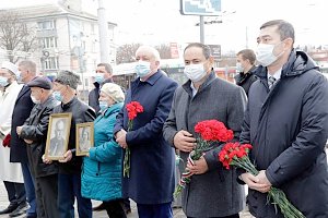 В Симферополе отметили день памяти дважды Героя Советского Союза Амет-Хана Султана