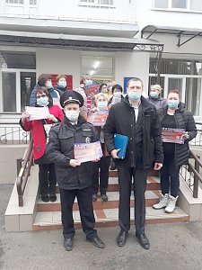 Севастопольские полицейские обучают пенсионеров как обезопасить себя от дистанционных мошенников